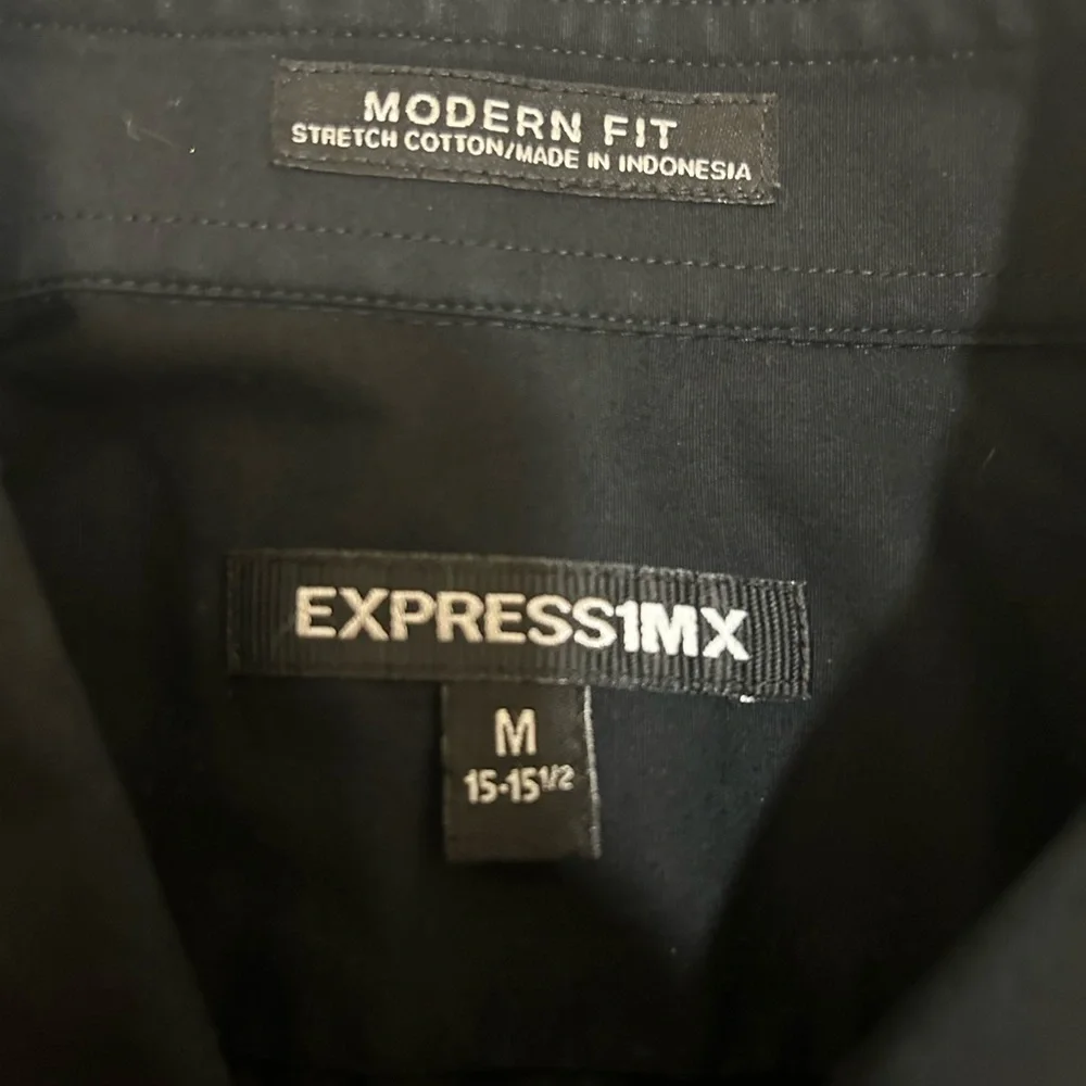 Express button up - Picture 3 of 5